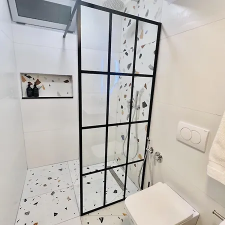 Tirana Veranda Loft - Free Private Parking *