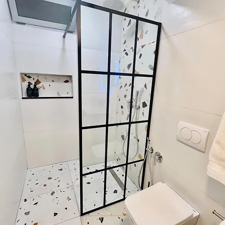 Tirana Veranda Loft - Free Private Parking アパート *