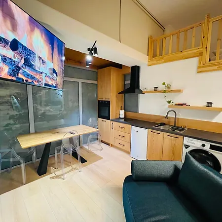 Tirana Veranda Loft - Free Private Parking * ティラナ